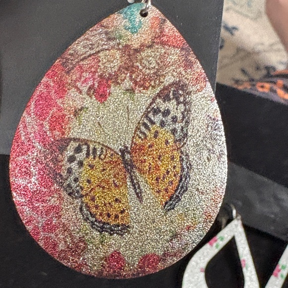 Floral and Butterfly Teardrop Earrings Set - Picture 4 of 5